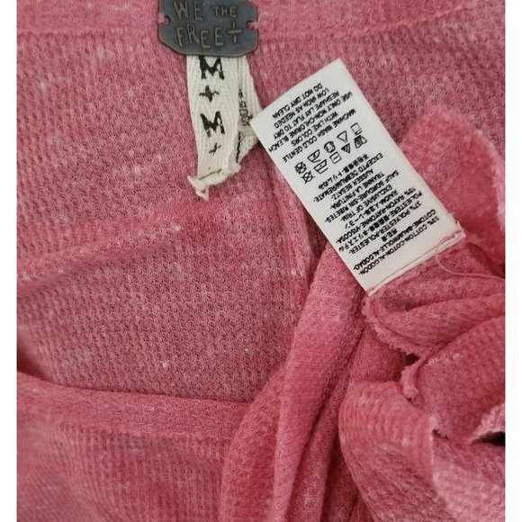 We The Free Free People M Asymmetrical Thermal Shirt Top Pale Red Scoopneck Boho - Picture 7 of 7